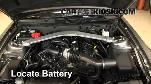 2013 Ford Mustang 3.7L V6 Convertible Batterie Changement